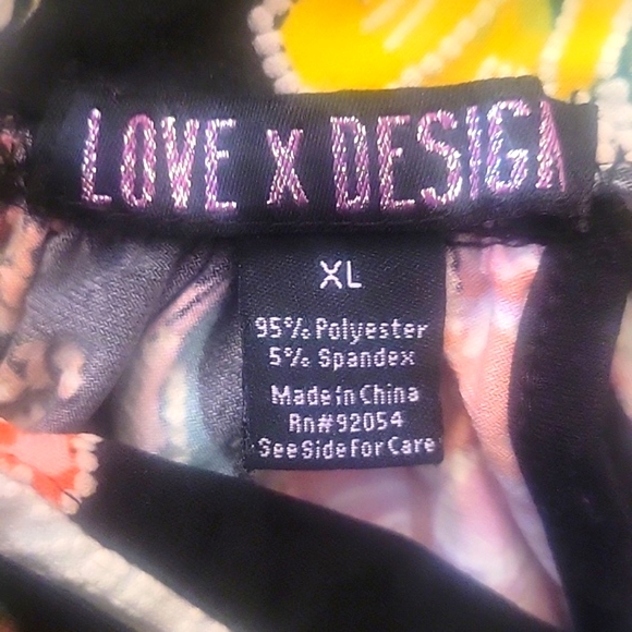 LOVE X DESIGN Black Floral Button Neck Halter, Size: XL - Picture 8 of 11